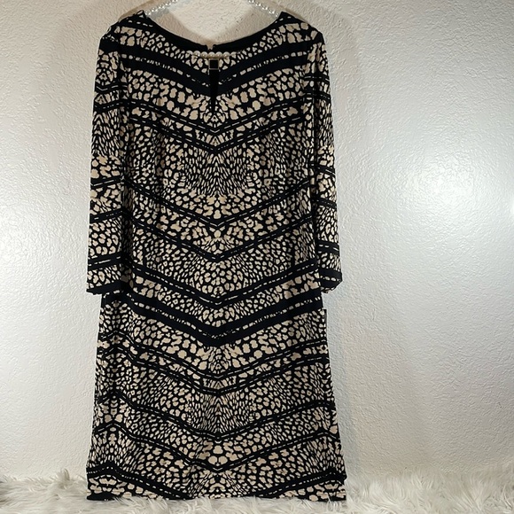 Tahari Dresses & Skirts - TAHARI BY ARTHUR S. LEVINE Abstract Print Shift Dress 3/4 Sleeves Size 12 NEW